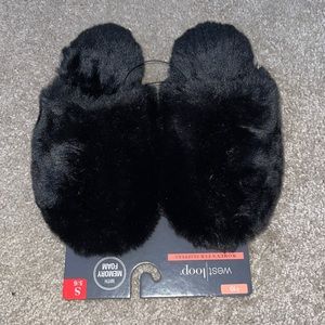 Black slippers Fur